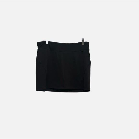 Tennis, pickleball or biking Black Skirt with built in shorts size medium - Picture 1 of 6